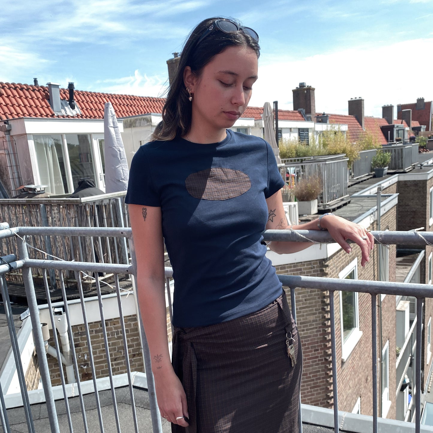Oval Tee in Navy